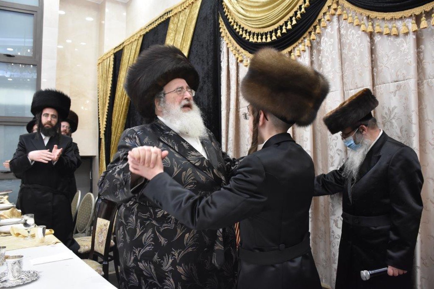 בספינקא ומאקאווא אשדוד חגגו בר מצווה לנכד האדמו"ר