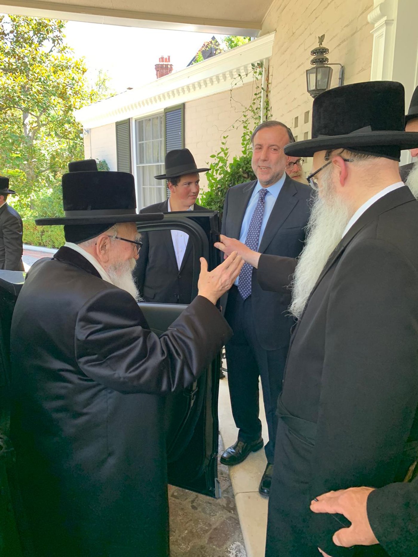 המפגש המפתיע של האדמו"ר מסקווירא עם תומך הנח"ל