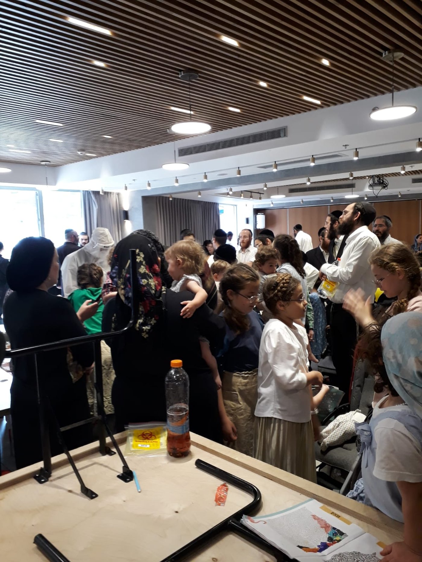 הכאוס ב'כינר': 'רוצים ללכת הביתה, לא נותנים לנו בדיקות'