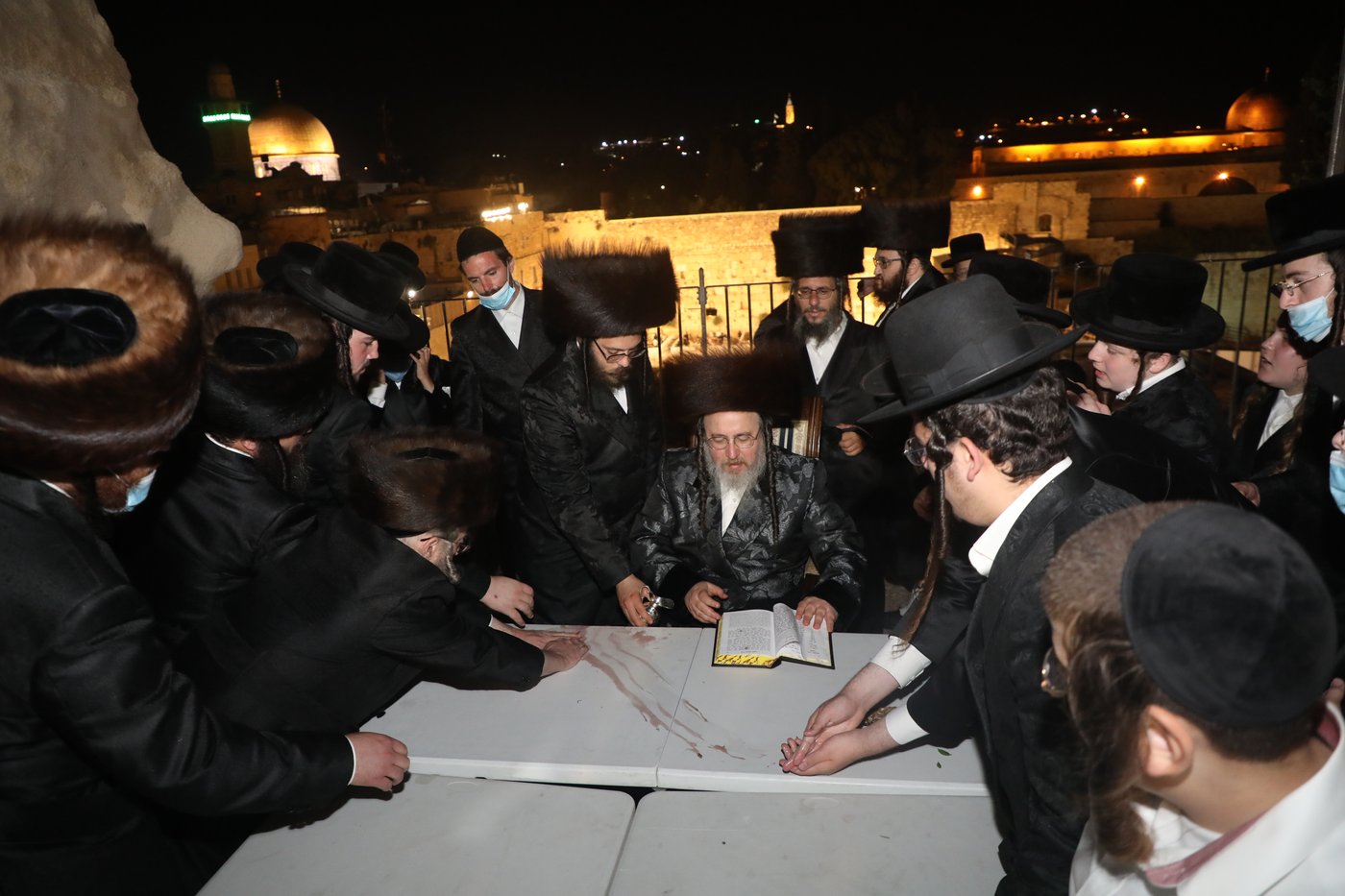 האדמו"ר מביאלה ב"ב שבת בעיר העתיקה