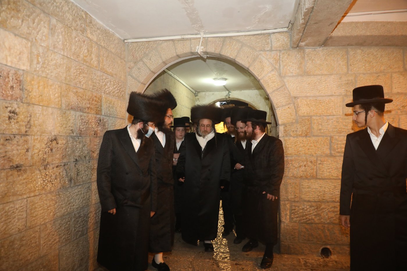 האדמו"ר מביאלה ב"ב שבת בעיר העתיקה