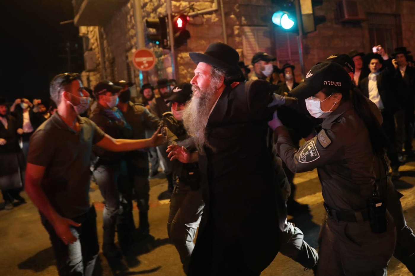 בשביל עצור אחד: מאות מפגינים, 13 עצורים