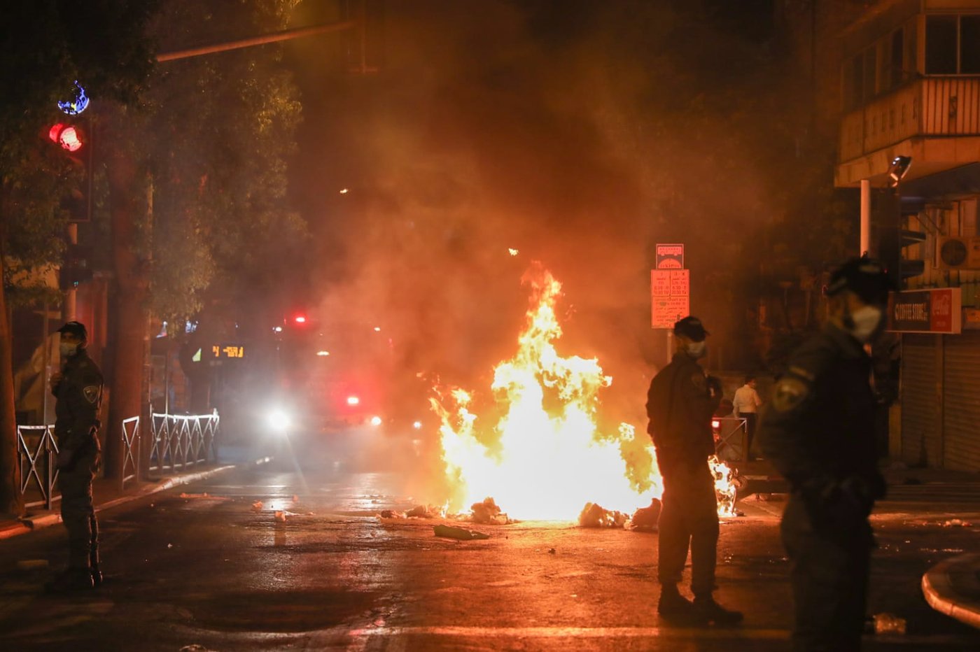 בשביל עצור אחד: מאות מפגינים, 13 עצורים