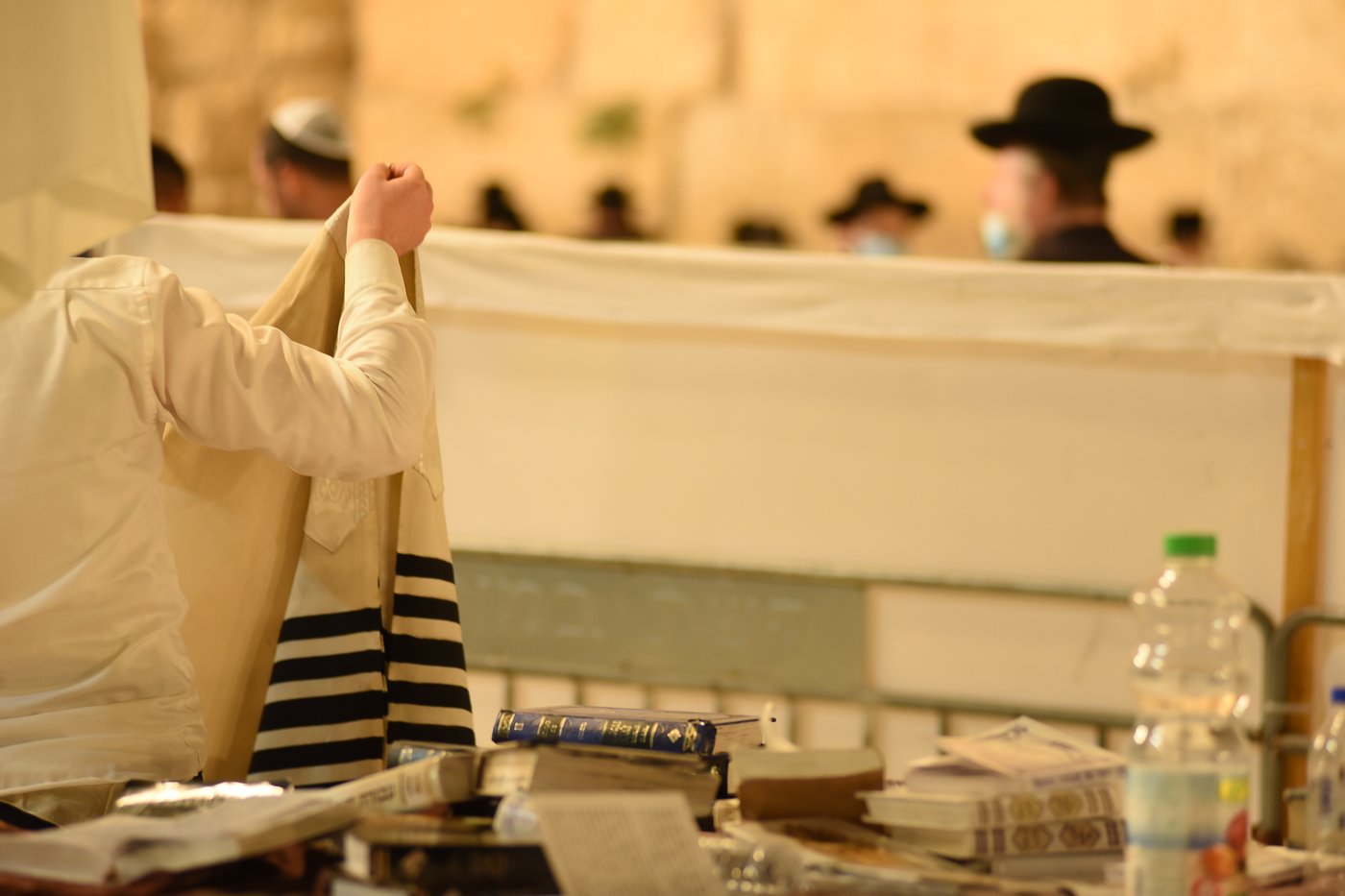 סוף הצום בשריד בית המקדש: תפילה, שירים ו'קידוש לבנה'