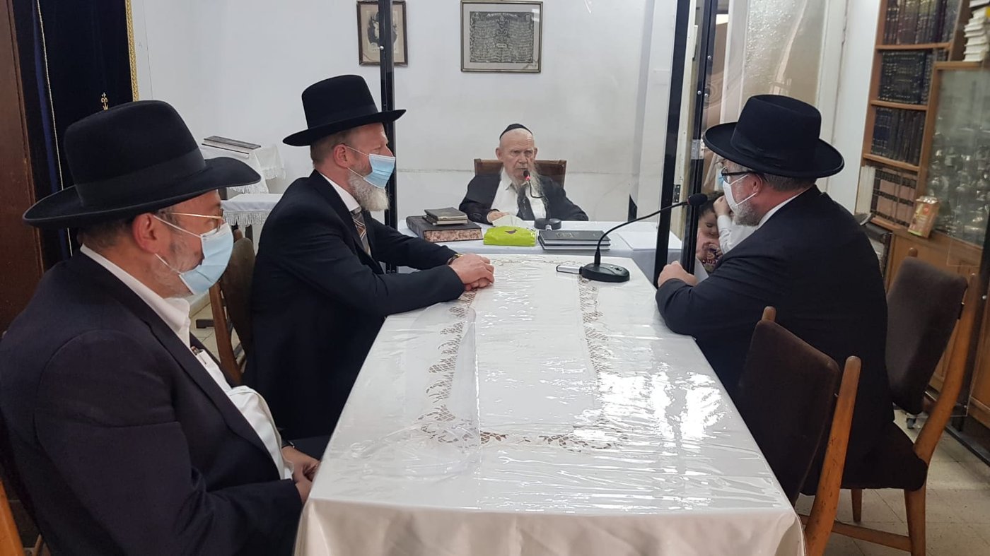הרב גולדשמידט אצל ראש הישיבה