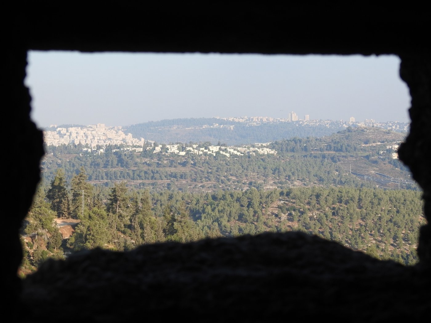 החמישייה השלישית: הרכס, האנדרטה, מעיין עם סיפור, זירת קרב וגן עדן לילדים