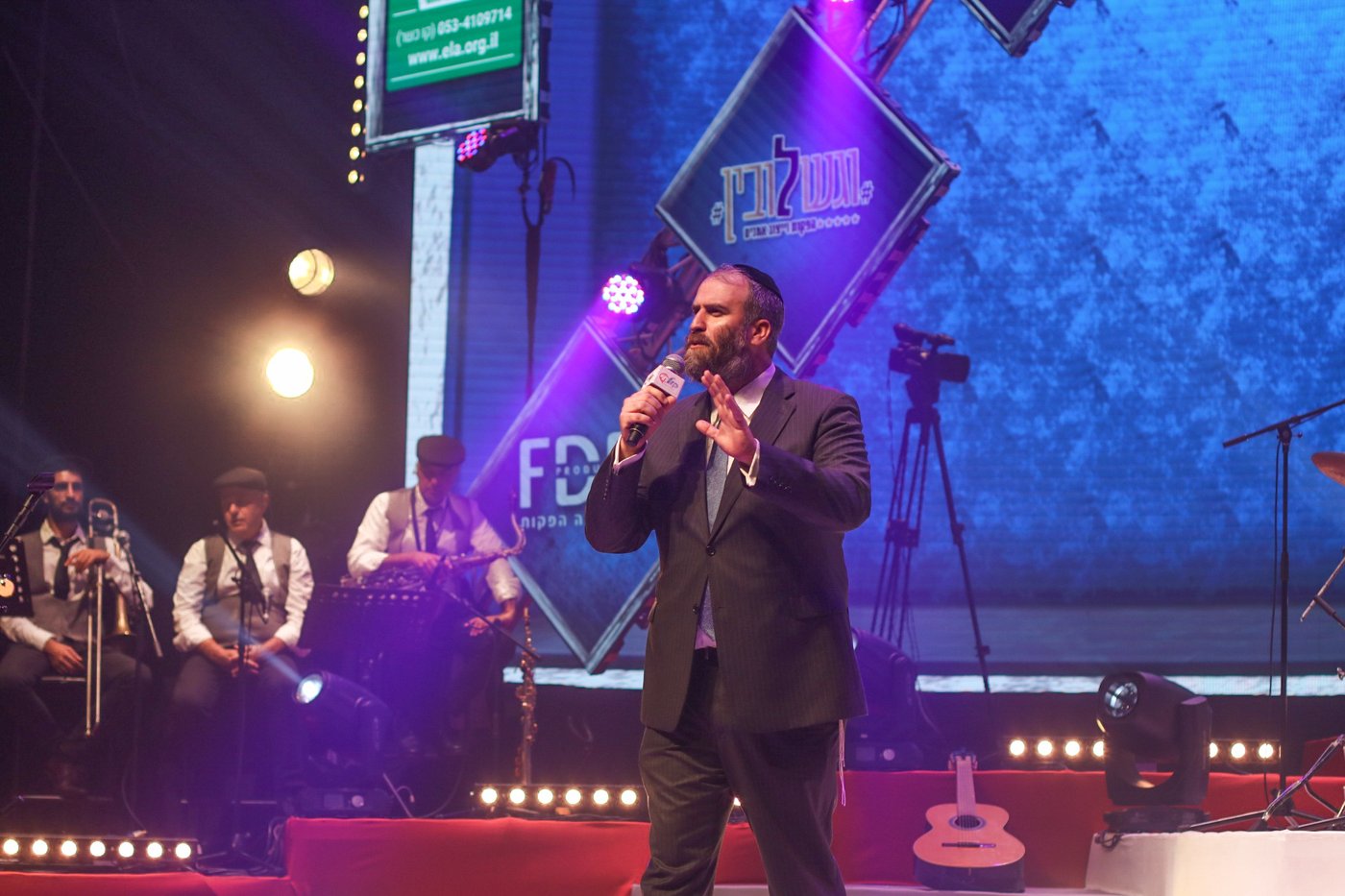 צפו: אלי הרצליך מארח את פיני אינהורן ואבי אילסון על במת "קיץ חי"