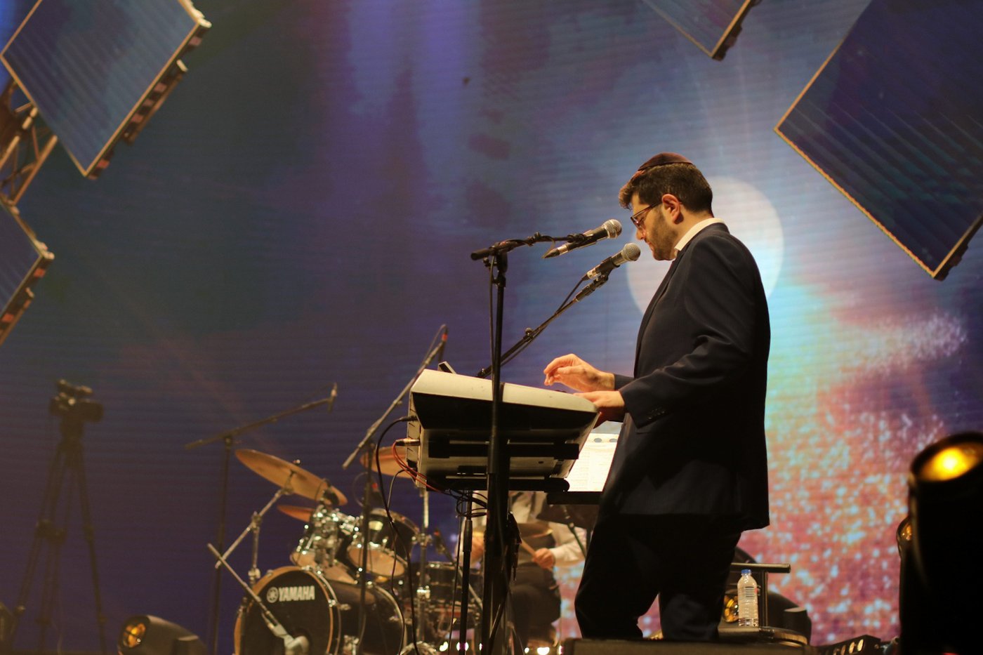 צפו: אלי הרצליך מארח את פיני אינהורן ואבי אילסון על במת "קיץ חי"