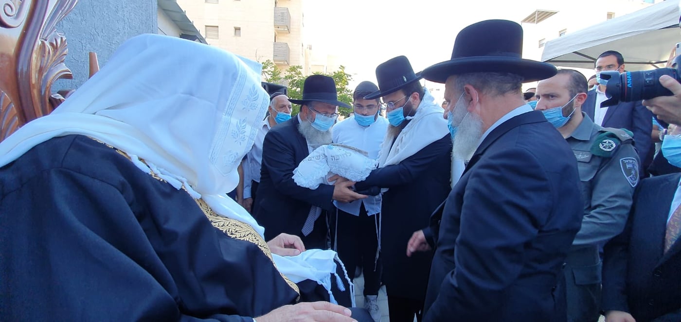 בהר חומה: הראש"ל סנדק, חבר המועצת מוהל