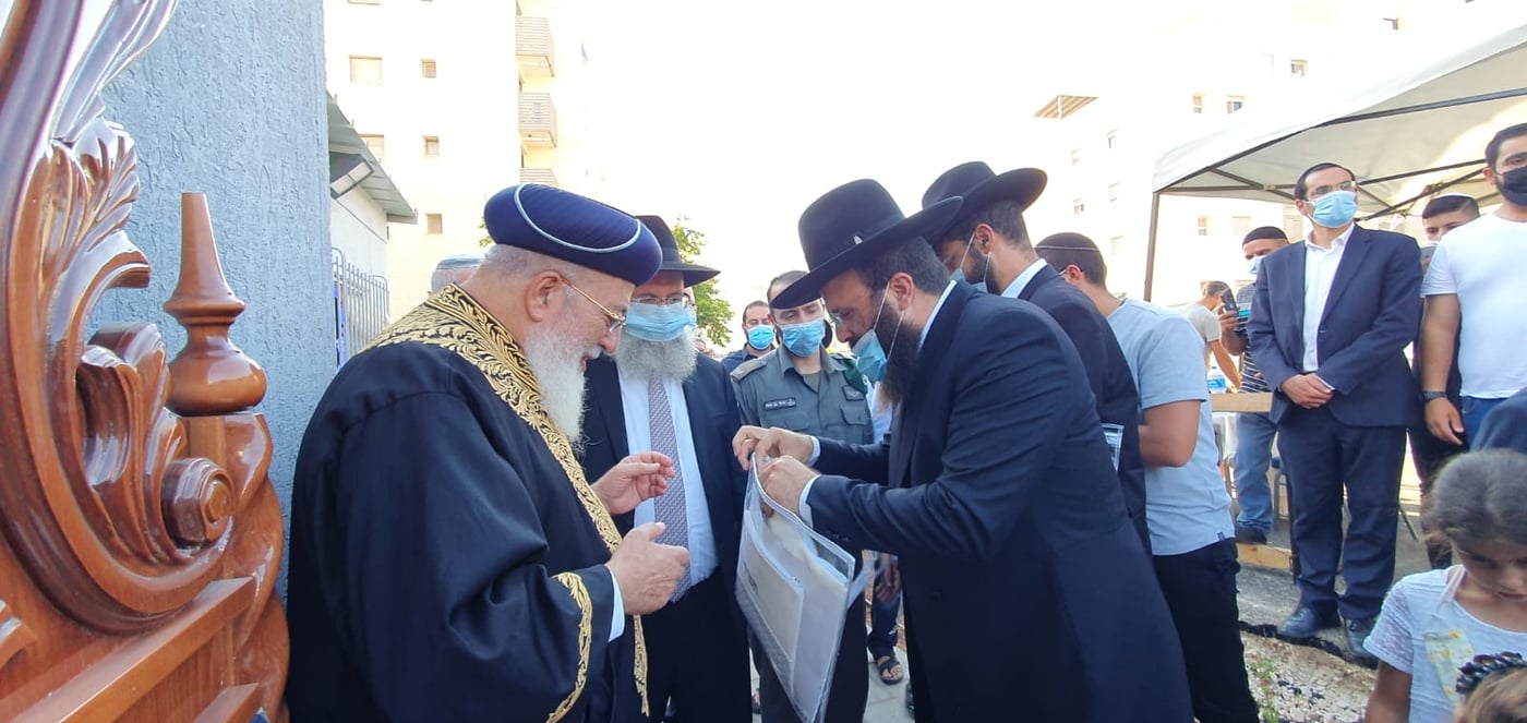 בהר חומה: הראש"ל סנדק, חבר המועצת מוהל