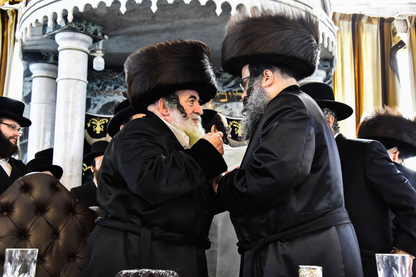 האדמו"ר מויז'ניץ בברית לנכד הרב מייזליש