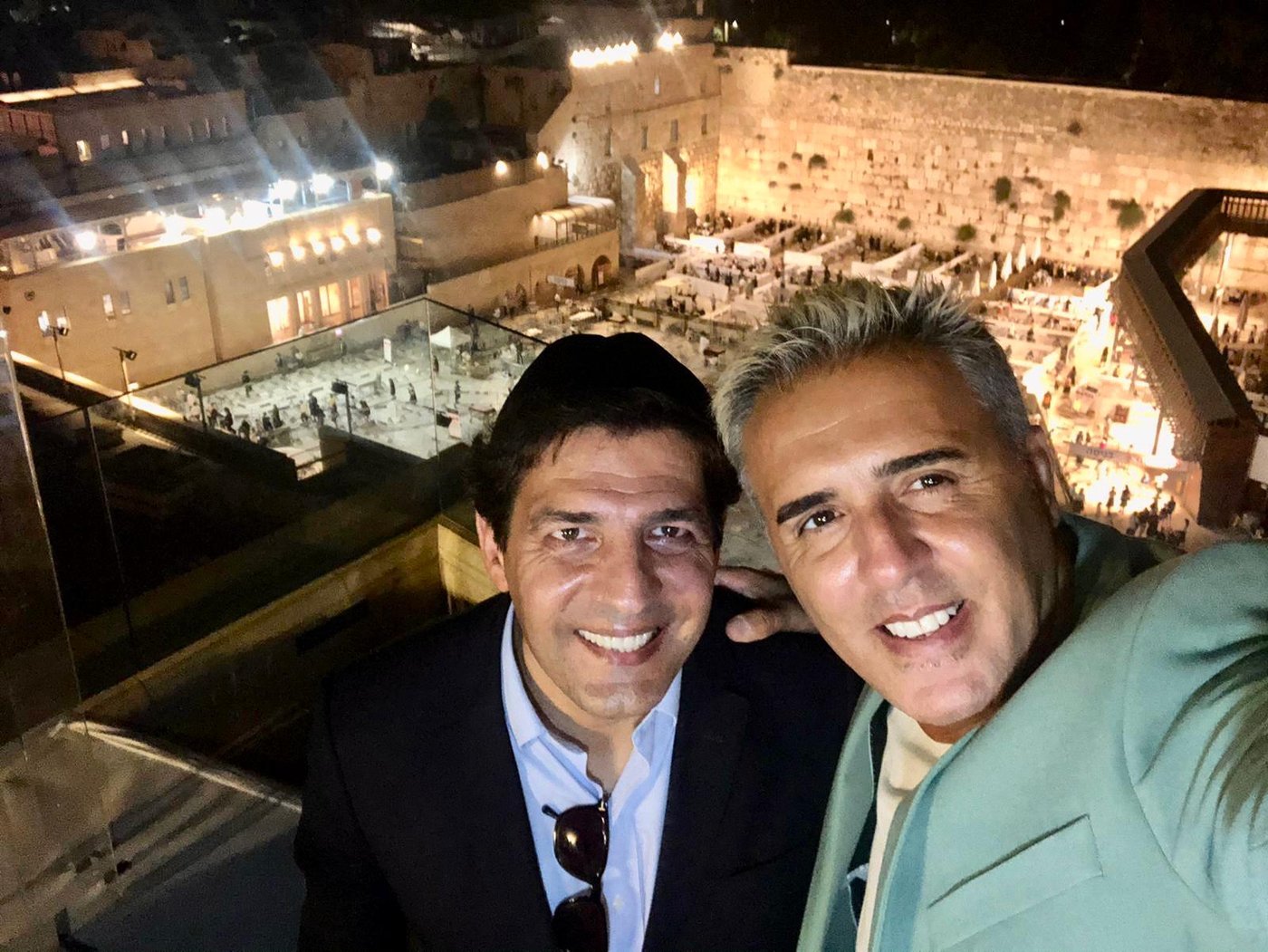 תיעוד: קובי פרץ ביקש סליחה בכותל המערבי
