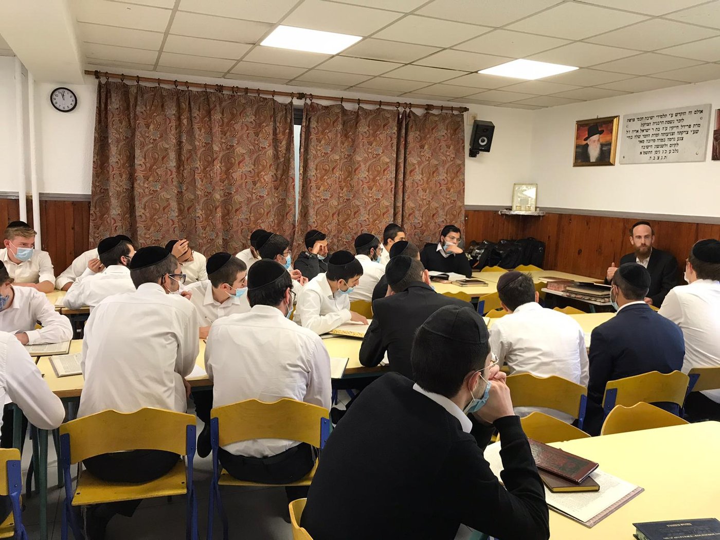 ראשי הישיבות חיזקו את בחורי ישיבות שנשארו בצרפת