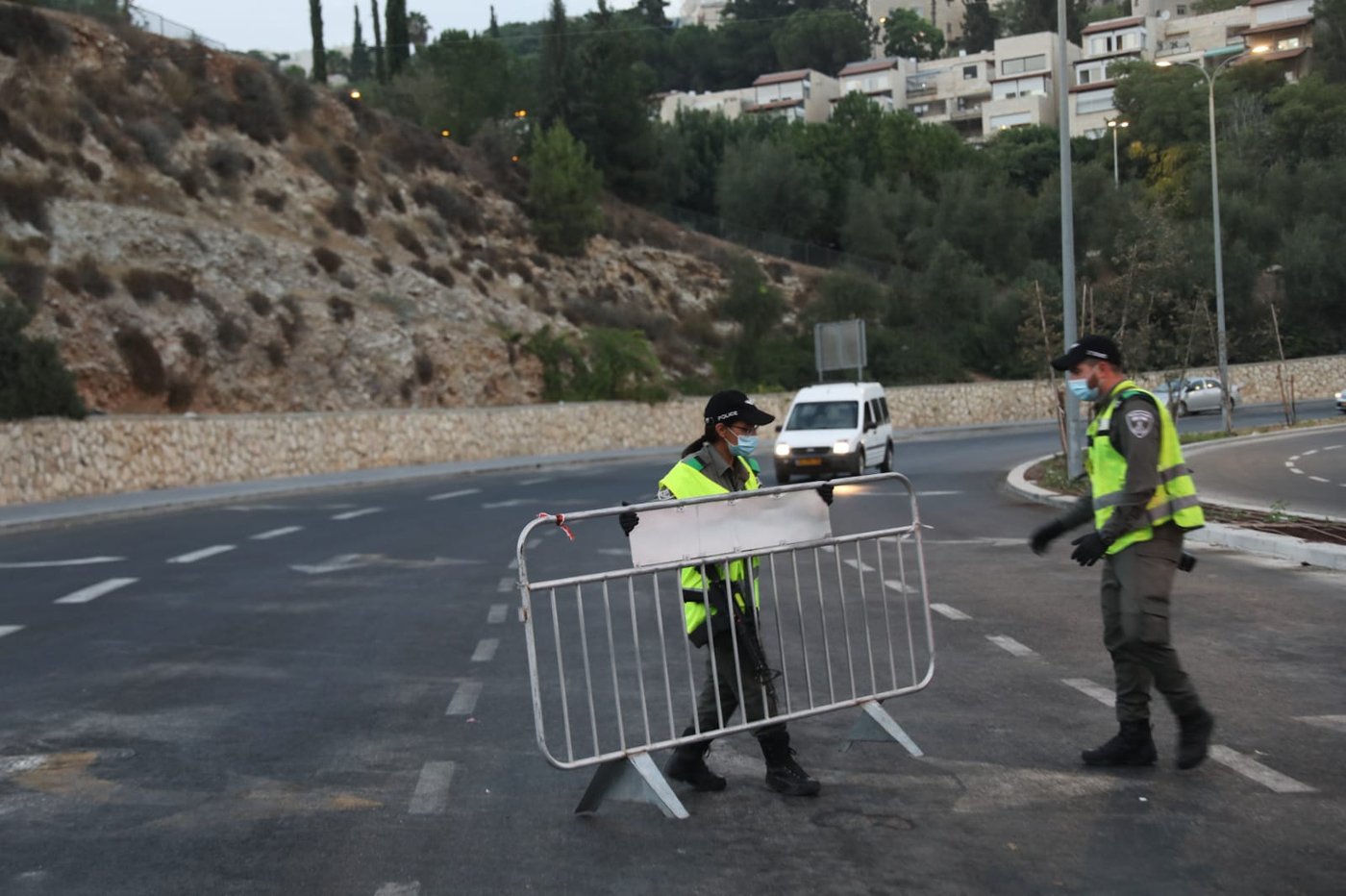 סיור מצולם בשכונה החרדית ה'אדומה'. צפו