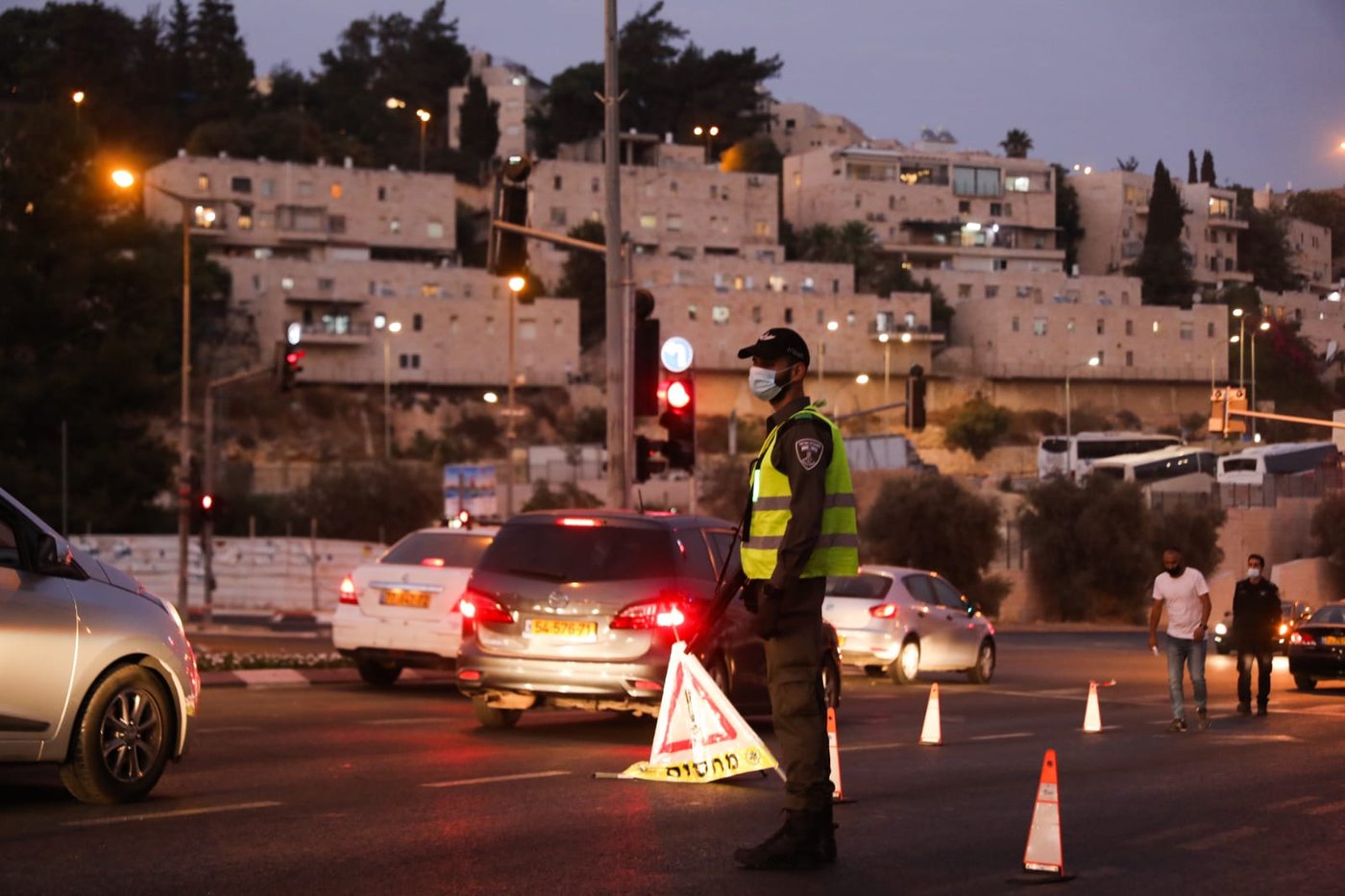 סיור מצולם בשכונה החרדית ה'אדומה'. צפו
