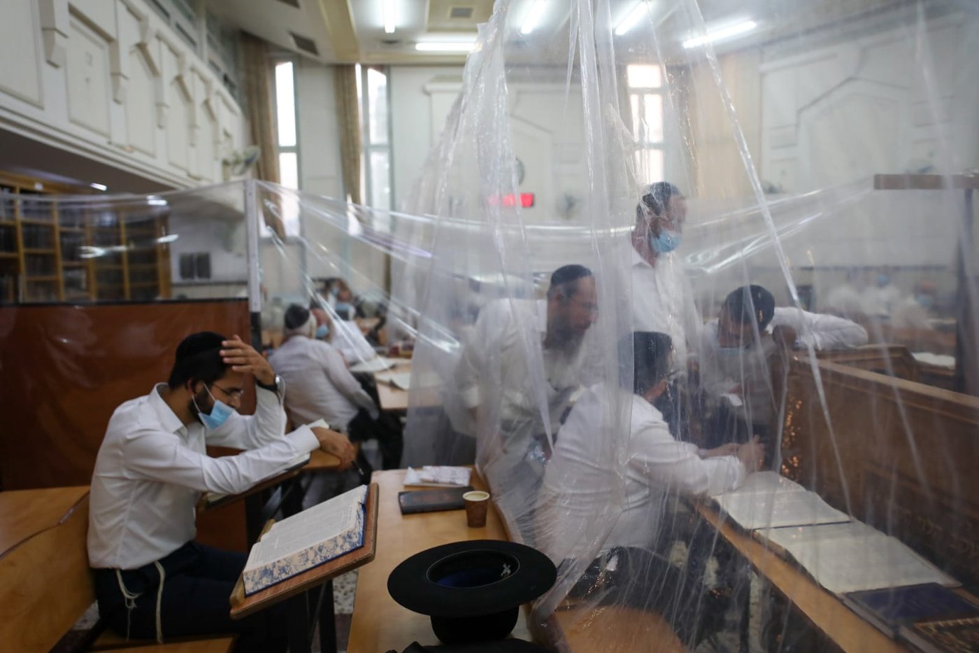 סיור מצולם בשכונה החרדית ה'אדומה'. צפו