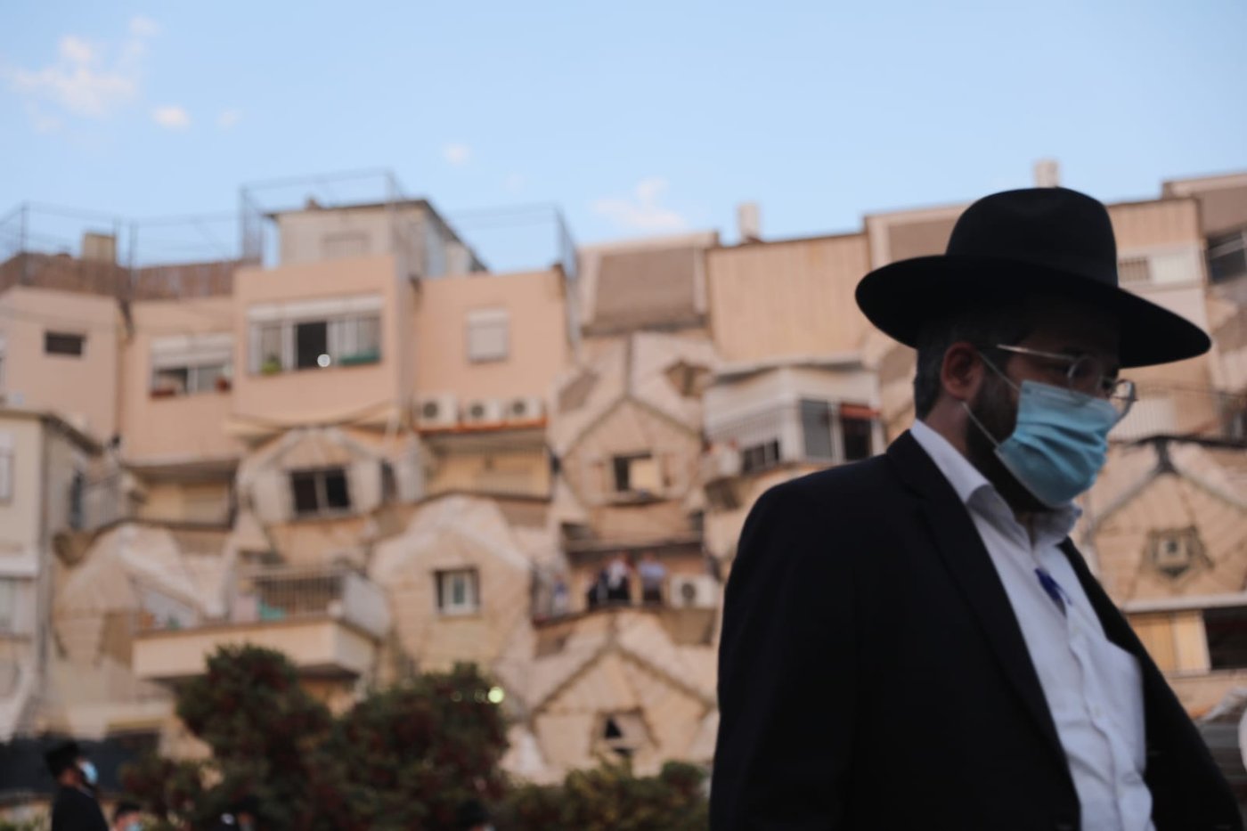סיור מצולם בשכונה החרדית ה'אדומה'. צפו