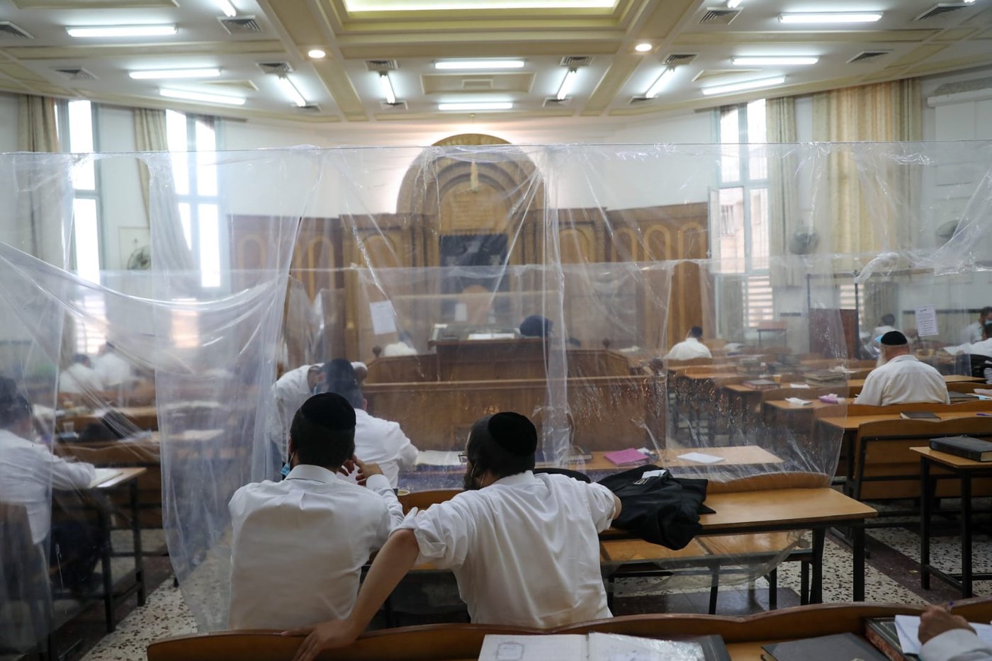 סיור מצולם בשכונה החרדית ה'אדומה'. צפו