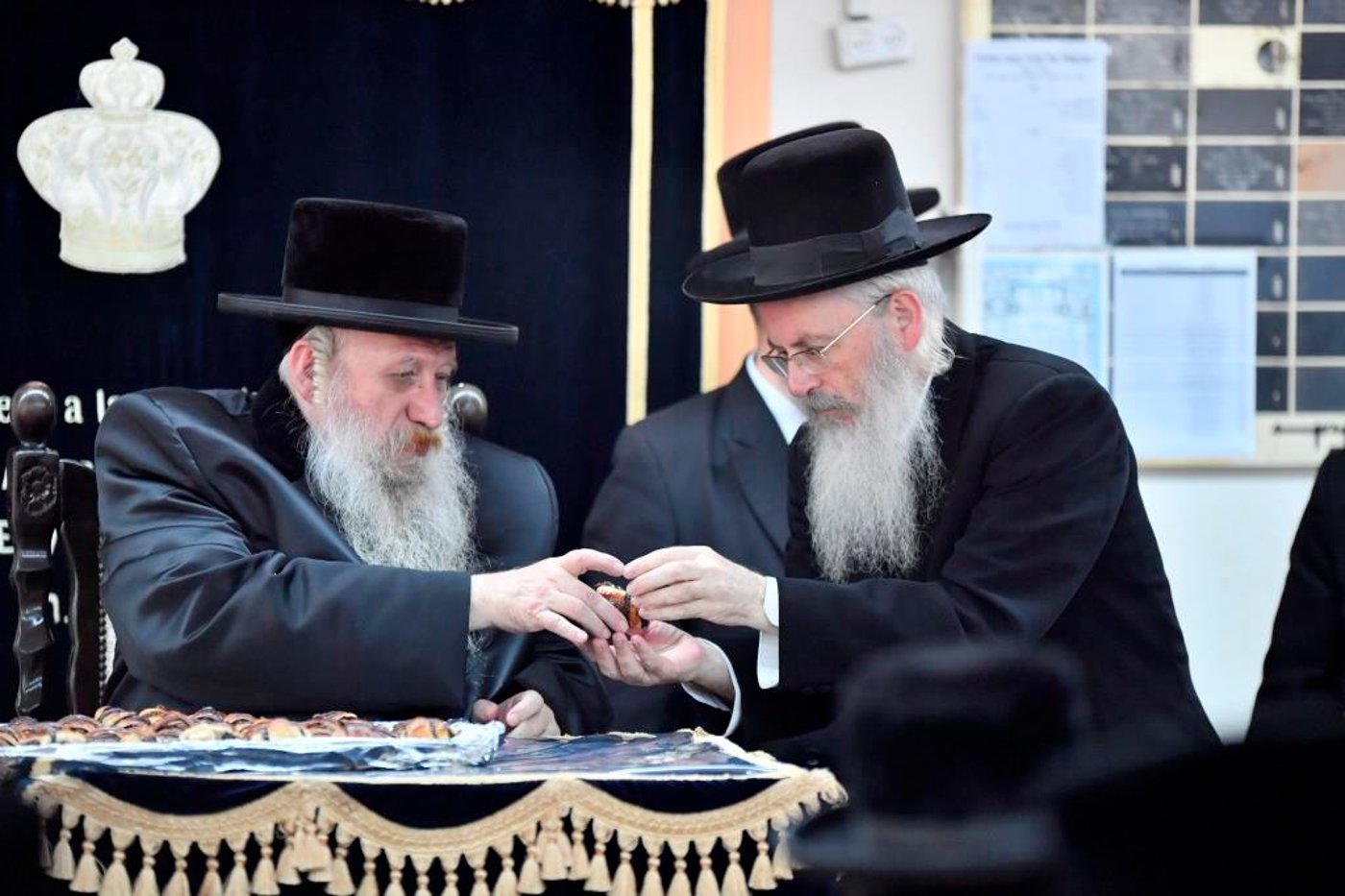 הרבי מטשרנוביל חיזק את בחורי הישיבה