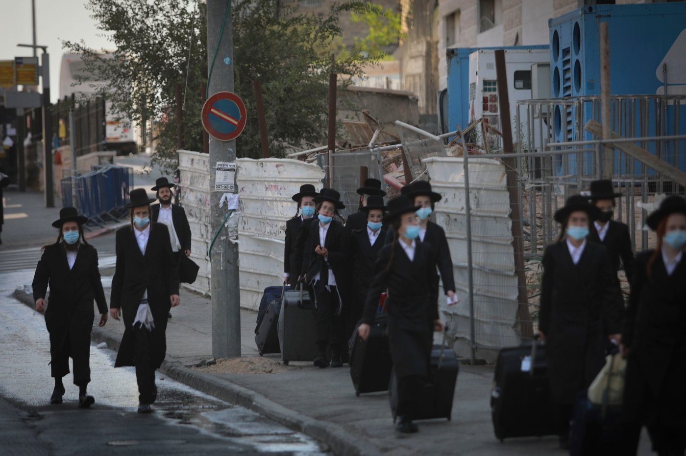 תיעוד: בחורי חסידות גור הגיעו לבית המדרש