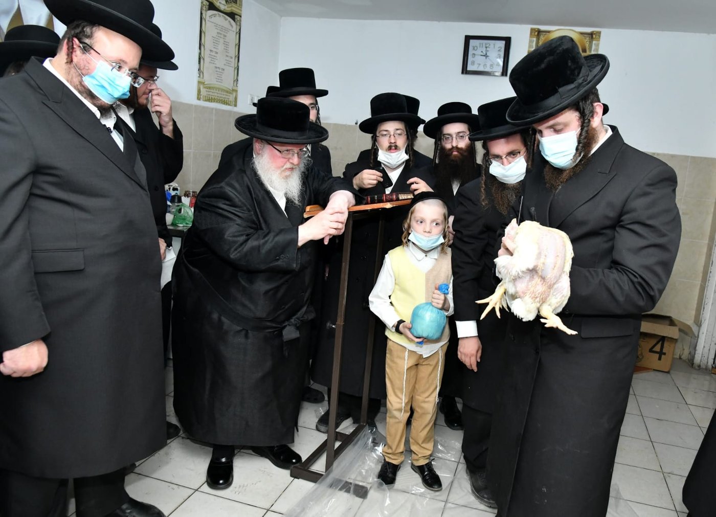 מעמד הכפרות ומנהג ה'תשליך' בחצר הקודש סאסוב