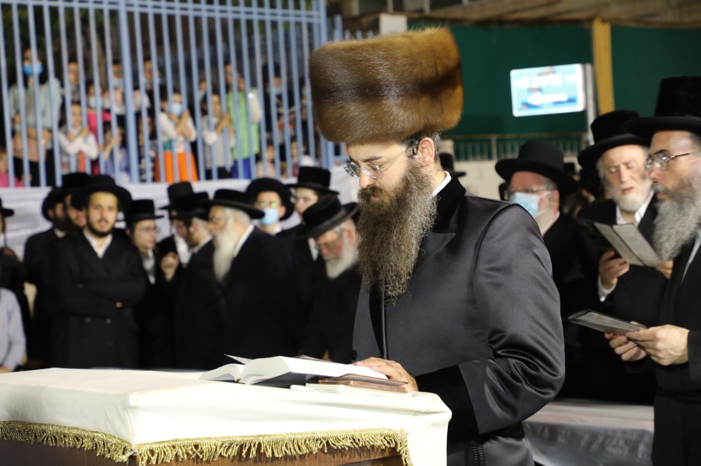 'כפרות', 'תשליך' וסליחות בחצר הקודש סאדיגורה בירושלים