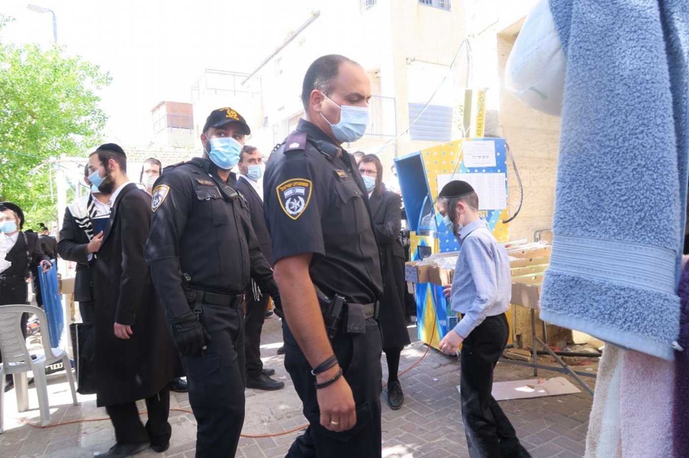 שוב: שוטרים פשטו על ה'שטיבלאך' ופיזרו את המתפללים