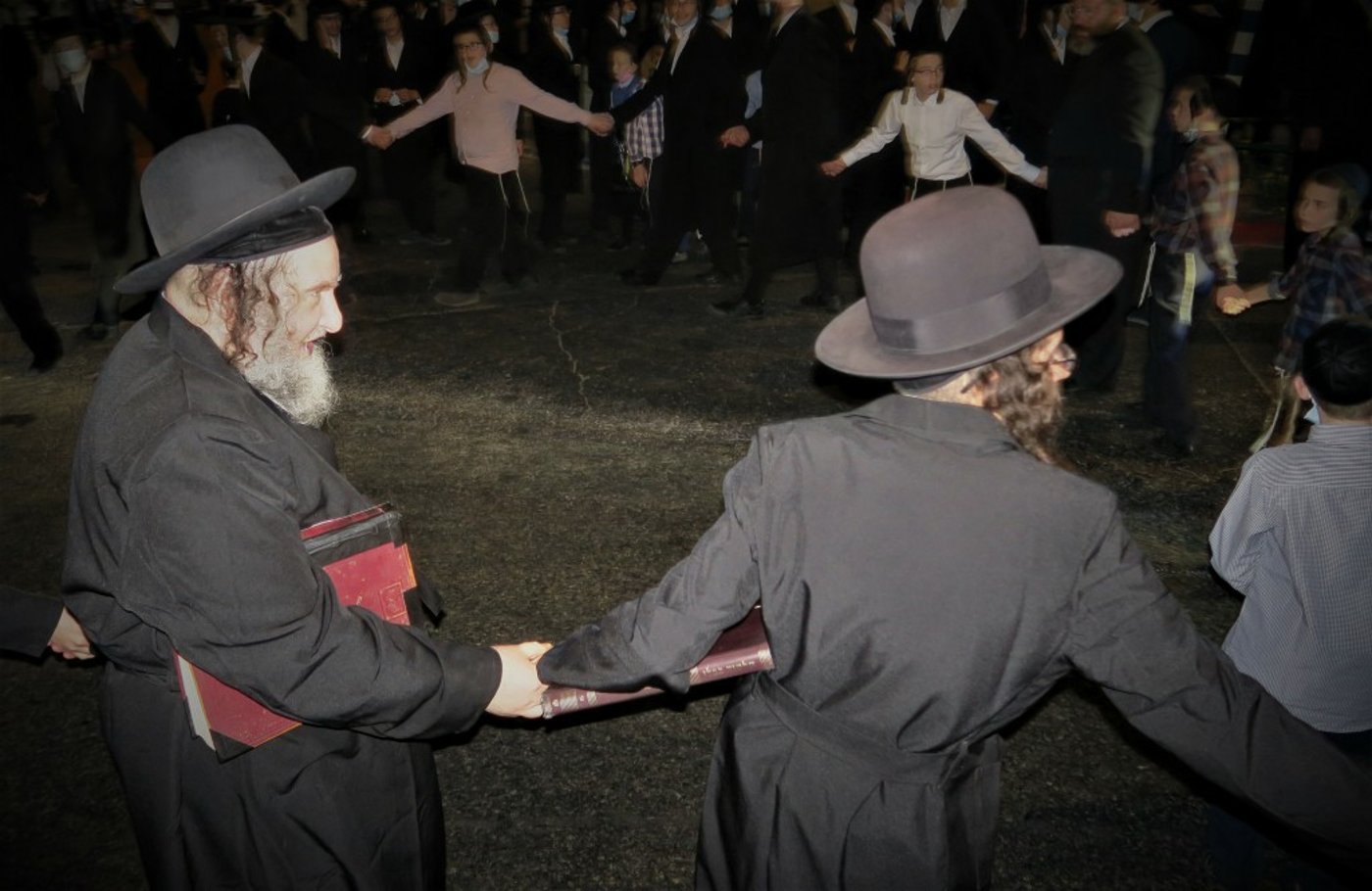 מאות הפגינו בביתר עילית נגד סגירת ת"תים