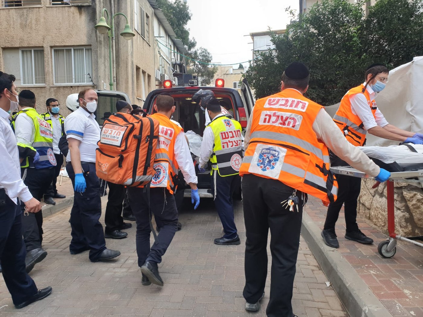 בחור חרדי בן 20 נפל מקומה 3; מצבו קשה