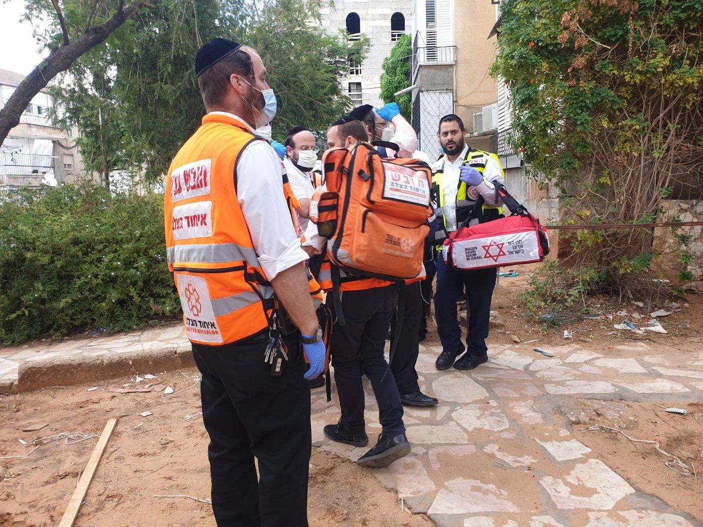 בחור חרדי בן 20 נפל מקומה 3; מצבו קשה