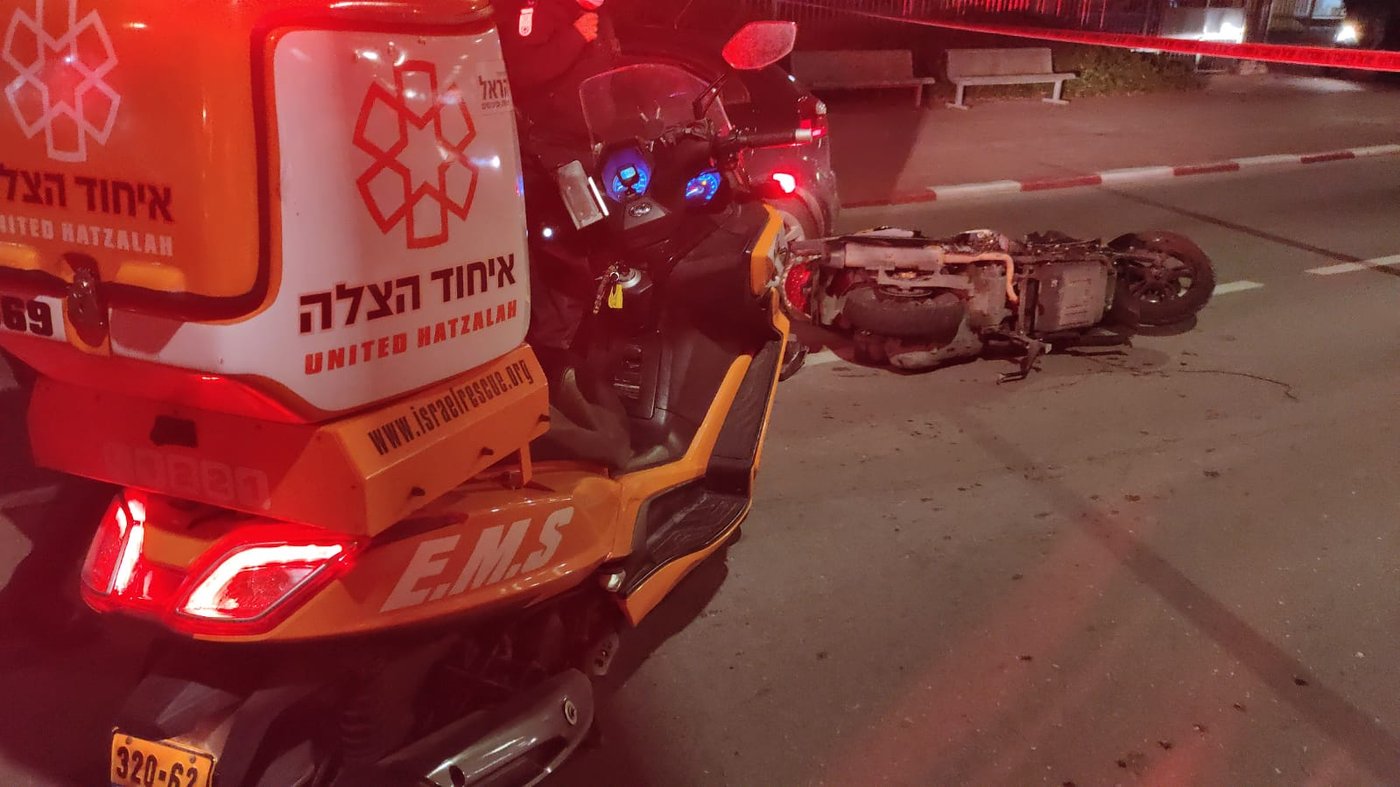 צעיר שרכב על אופנוע נהרג בטיילת בבת ים