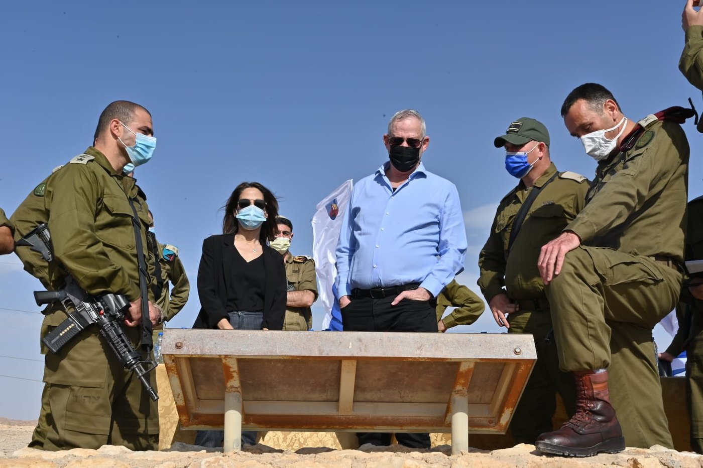 השר בני גנץ ביקר באילת והזהיר מ'סגר שלישי'