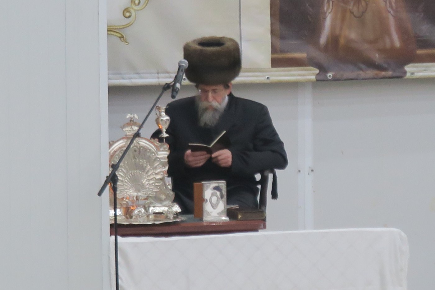 הרבי מבאיאן בהדלקה, אמש