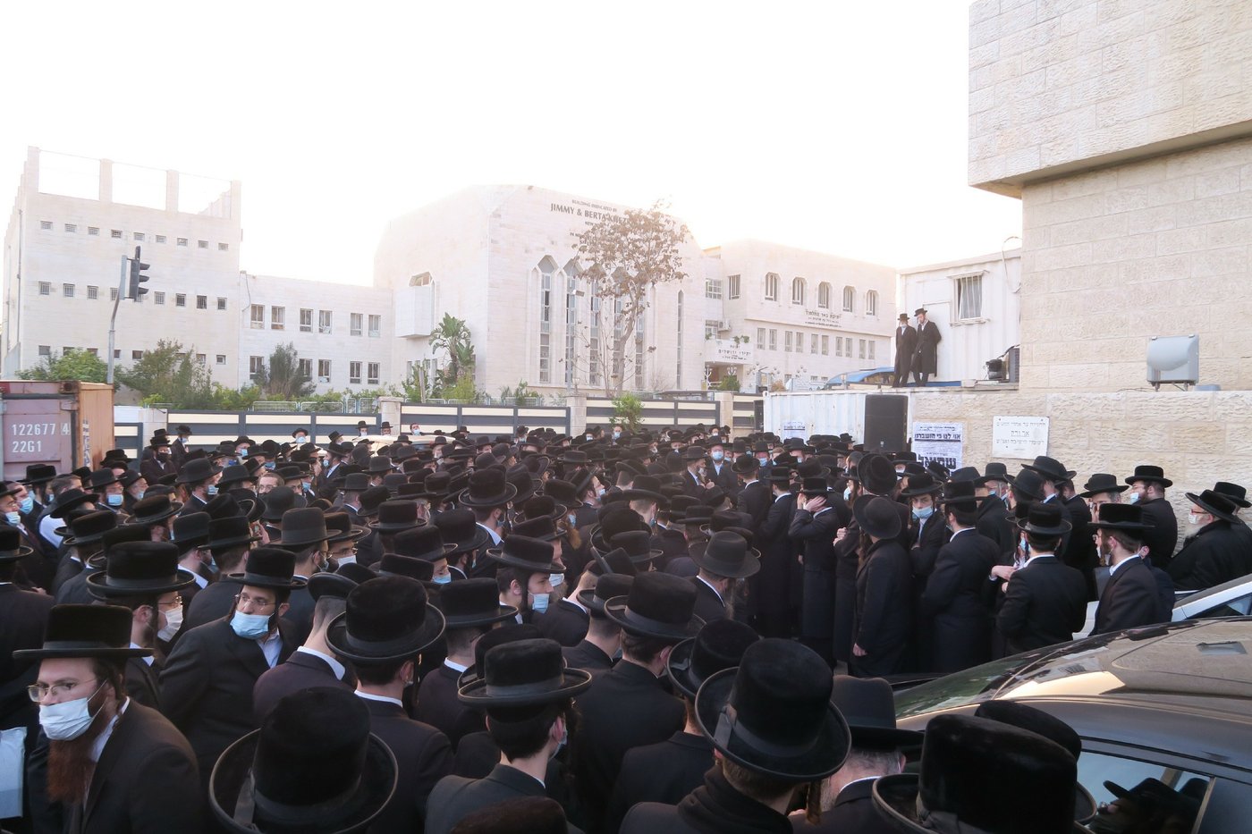 מאות ליוו למנוחות את איש החסד הרה"ח רבי שמואל גוטפריד ז"ל