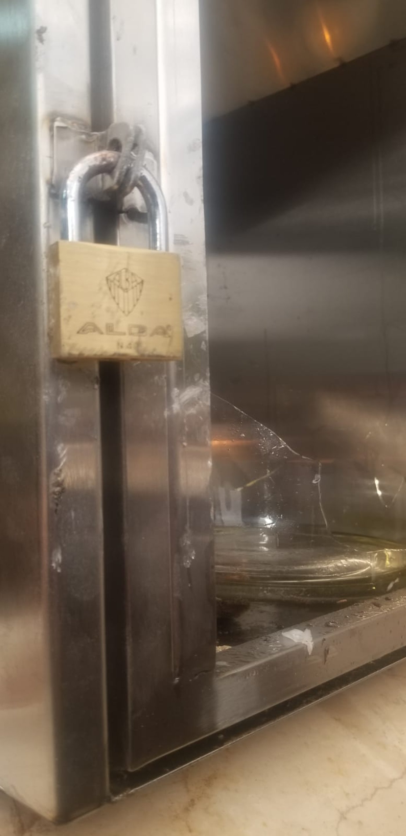 זעזוע בסאדיגורה: ניפצו את 'נר התמיד' בציון