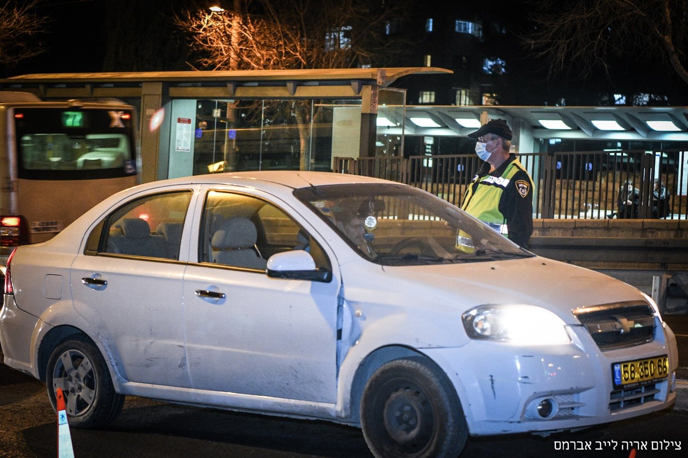 ליד שמעון הצדיק: גלריה ממחסום המשטרה