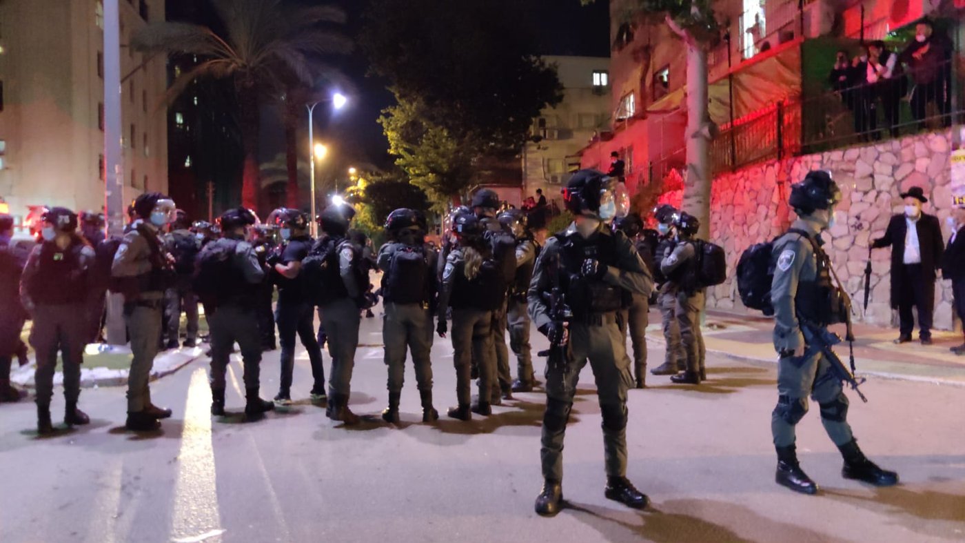 סרט מלחמה: מאות שוטרים, עשרות רימונים ואלימות הזויה