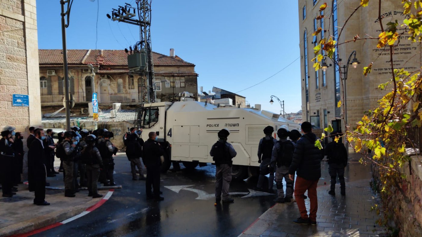 מהומות בביהמ"ד סאטמר; הגאב"ד קרא לאברכים למחות