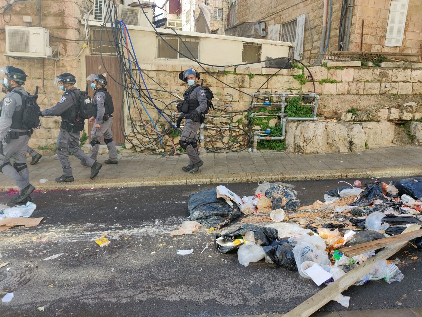 מהומות בביהמ"ד סאטמר; הגאב"ד קרא לאברכים למחות
