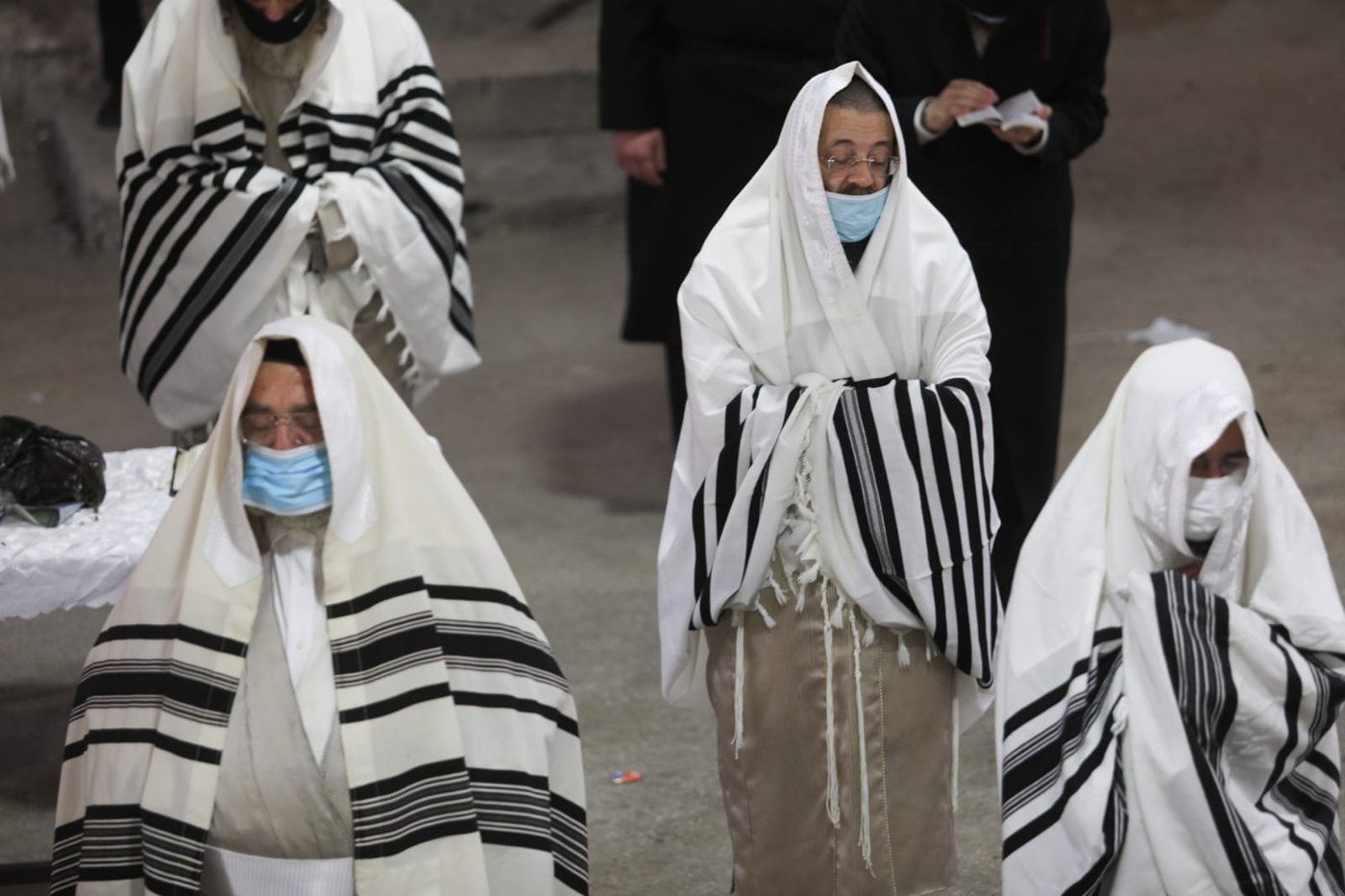 תפילה בחול המועד בקרלין סטולין