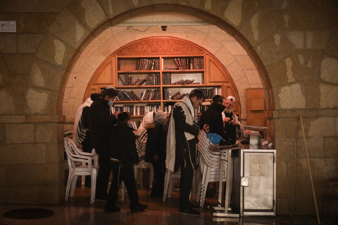 תפילת הנץ בשלג - בכותל המערבי; תיעוד