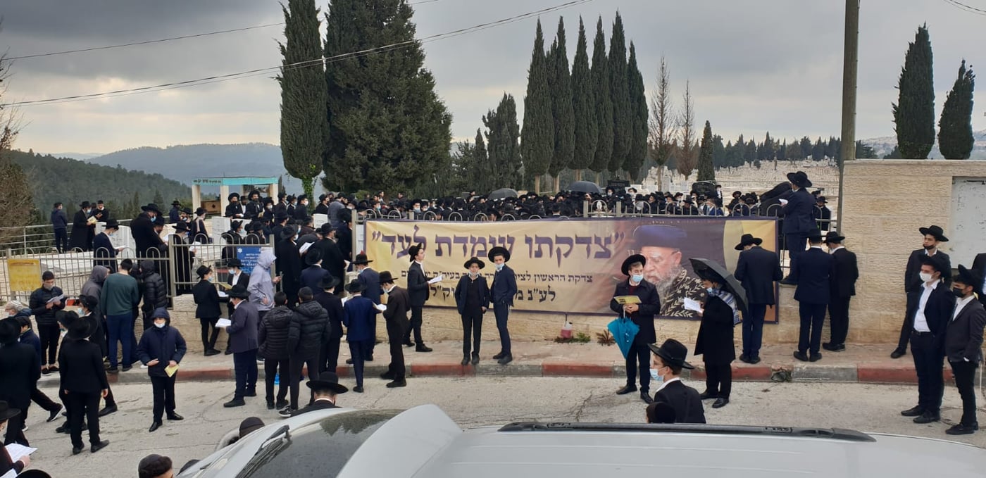 צפו: המונים באשכבה לזקן הראשונים לציון