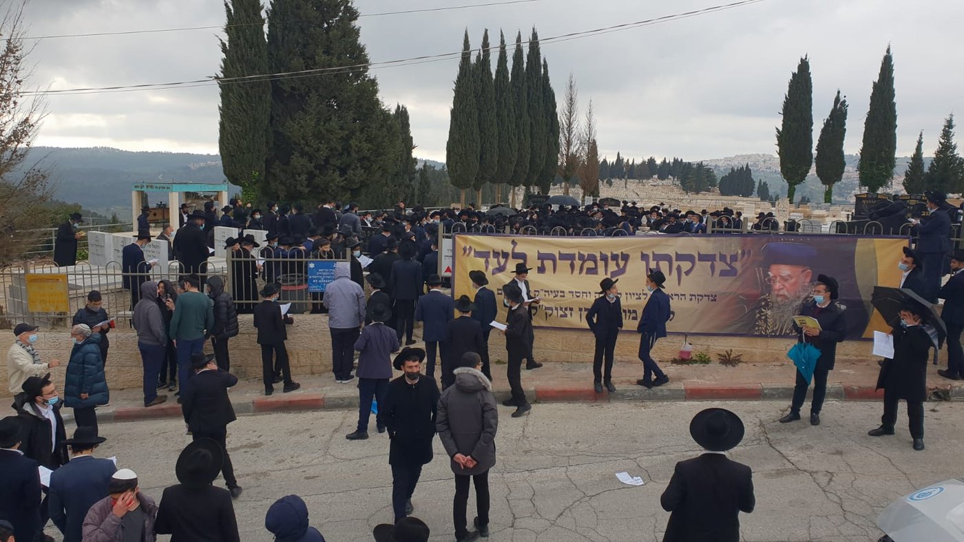 צפו: המונים באשכבה לזקן הראשונים לציון