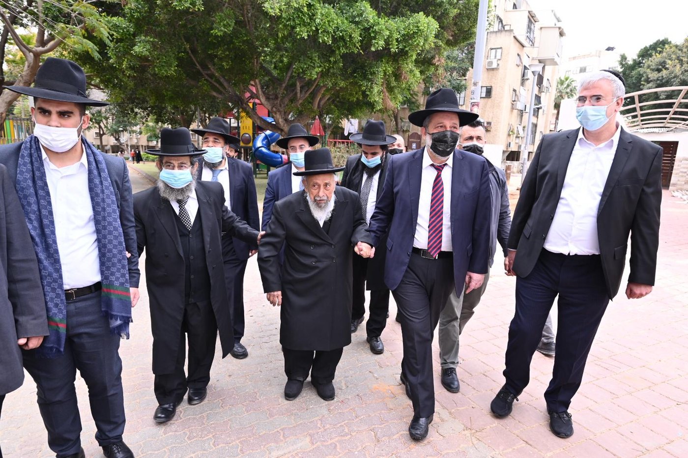נחנכה לשכתו של רבה הספרדי של בני ברק הגר"מ בן שמעון