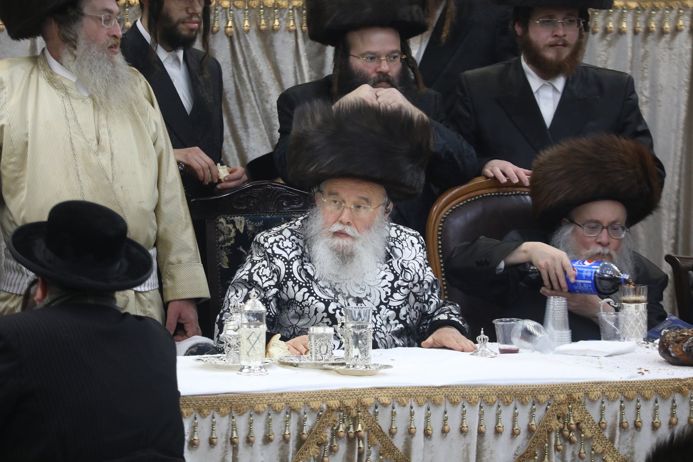 שמחת החתונה בחצרות תולדות אהרן-מישקולץ