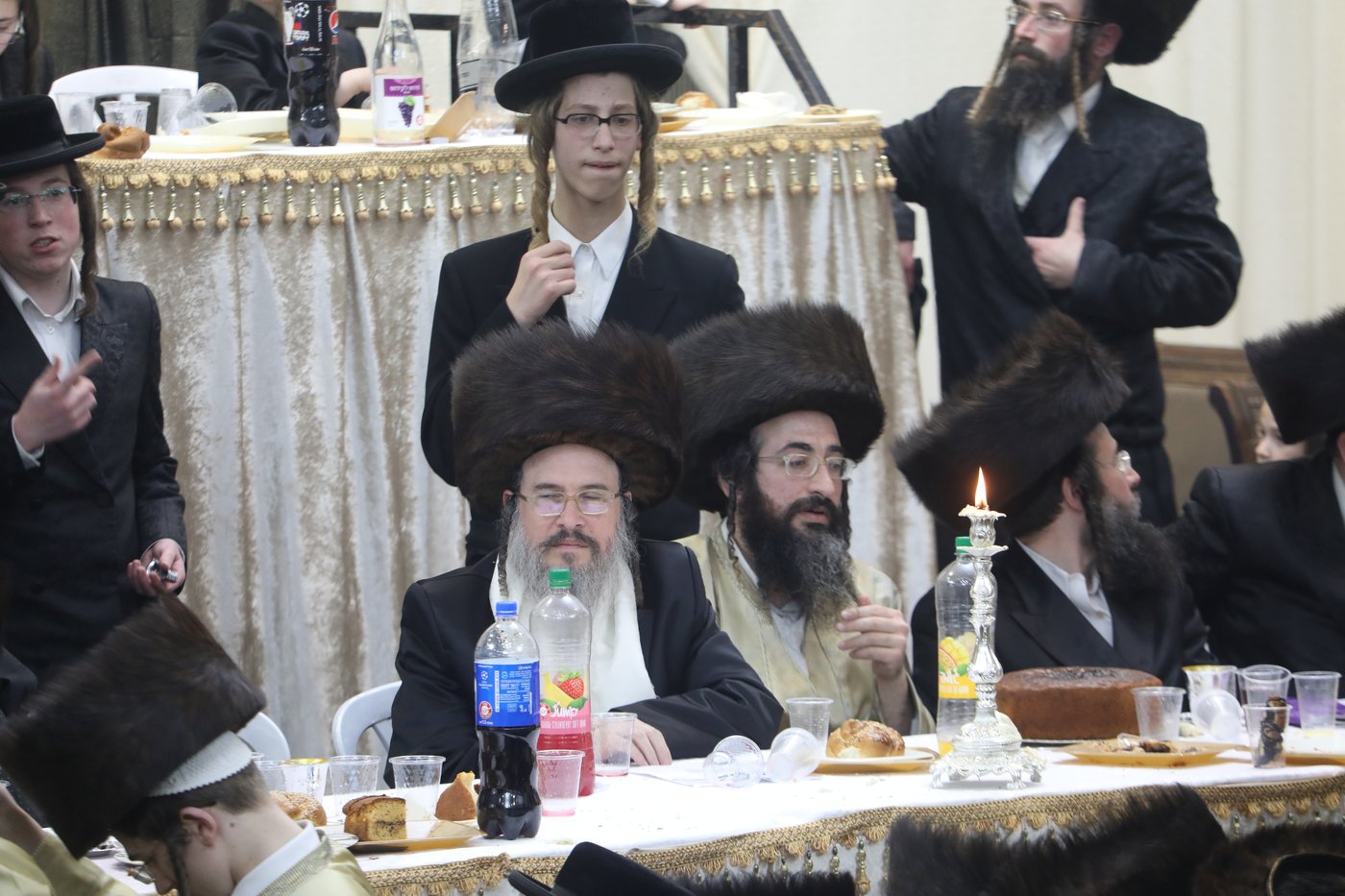 שמחת החתונה בחצרות תולדות אהרן-מישקולץ