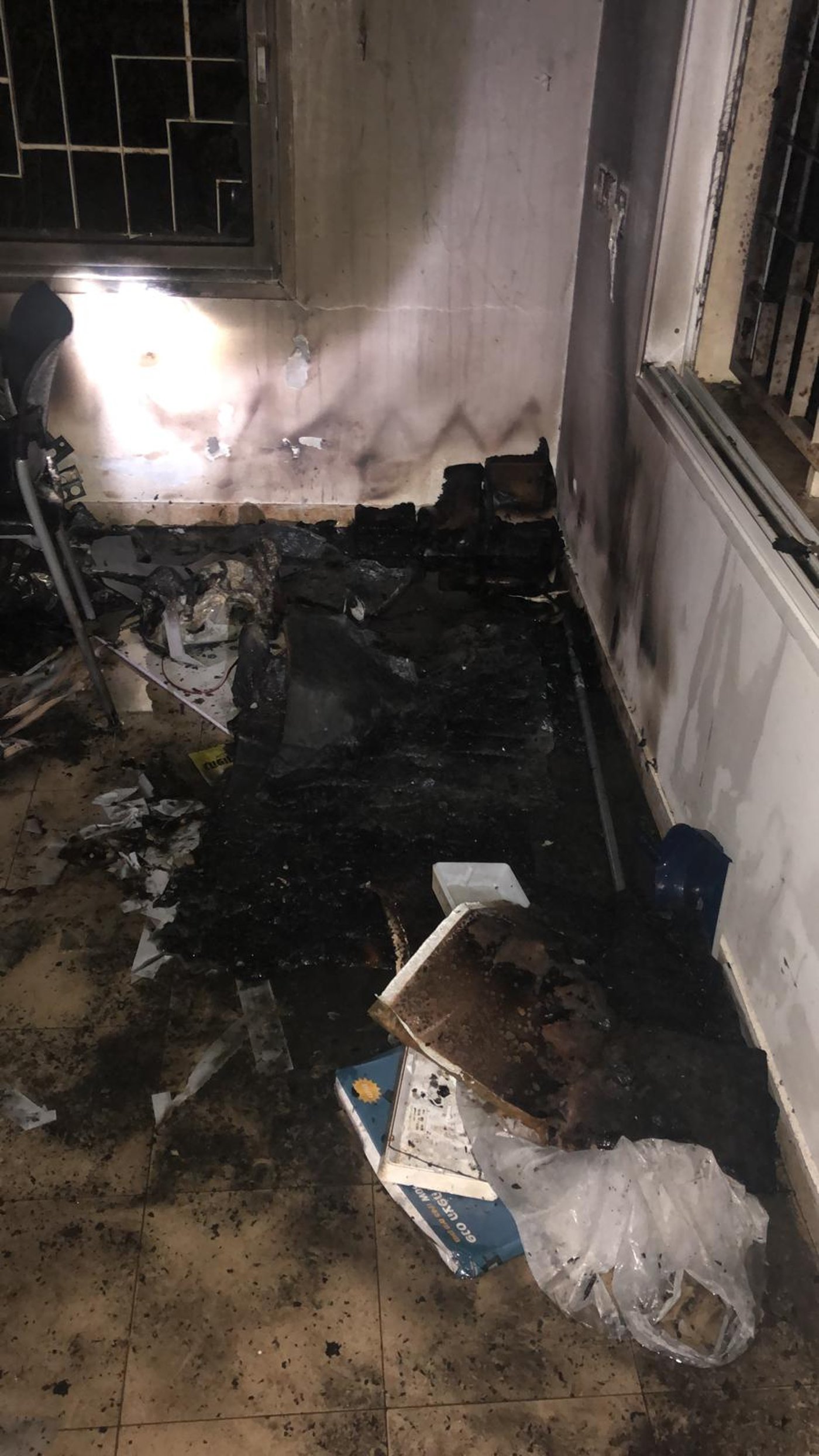 תיעוד: מבנה של עמותה לנזקקים עלה באש