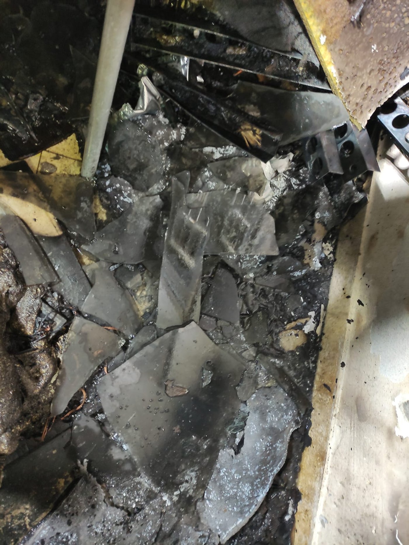 תיעוד: מבנה של עמותה לנזקקים עלה באש