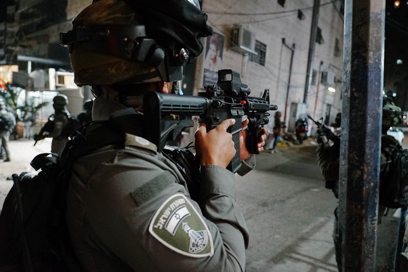 כך עצרו מסתערבים חשודים במזרח י-ם. צפו