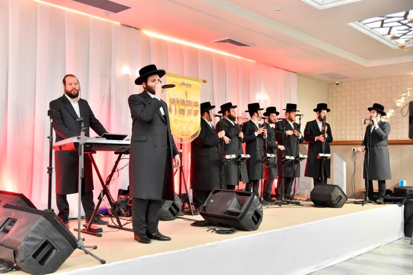 תיעוד: שמחת בר מצווה לבן מנצח מקהלת מלכות